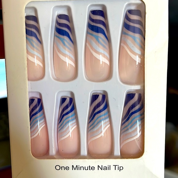 HOT 🔥 Blue Tip Swirl Design Long Square Press On Nails - Picture 4 of 4